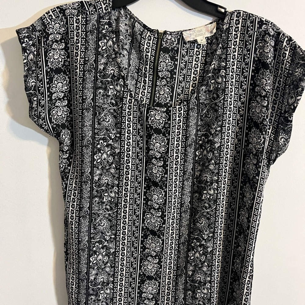 Chic Black and White Floral Women's Blouse